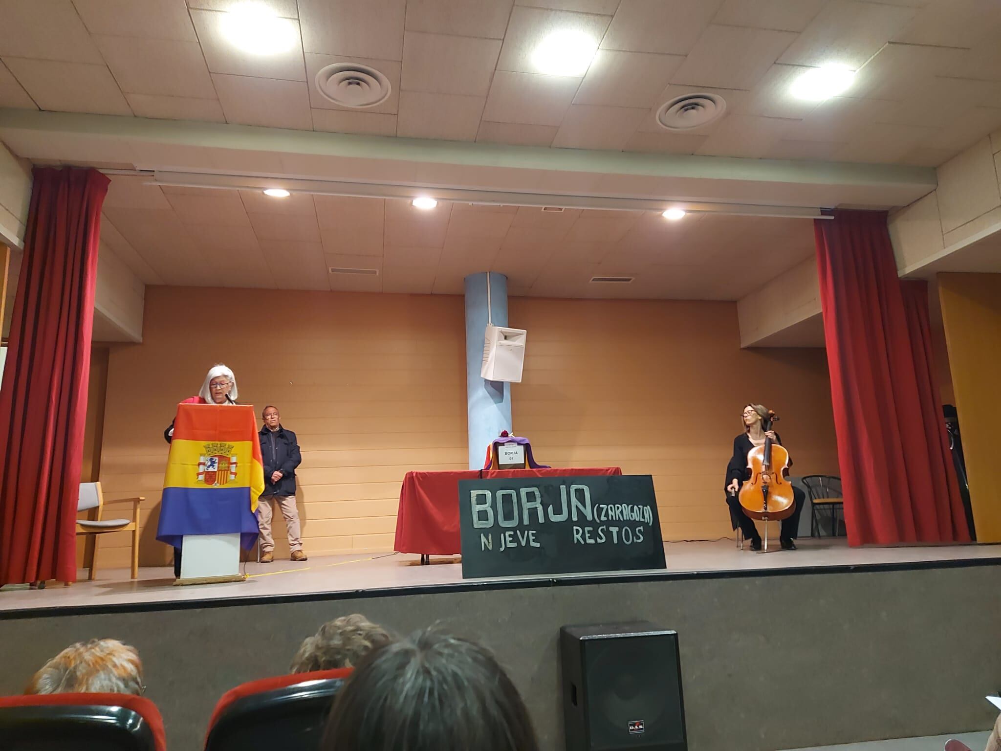 Acto de entrega de los restos de Benito Barcos