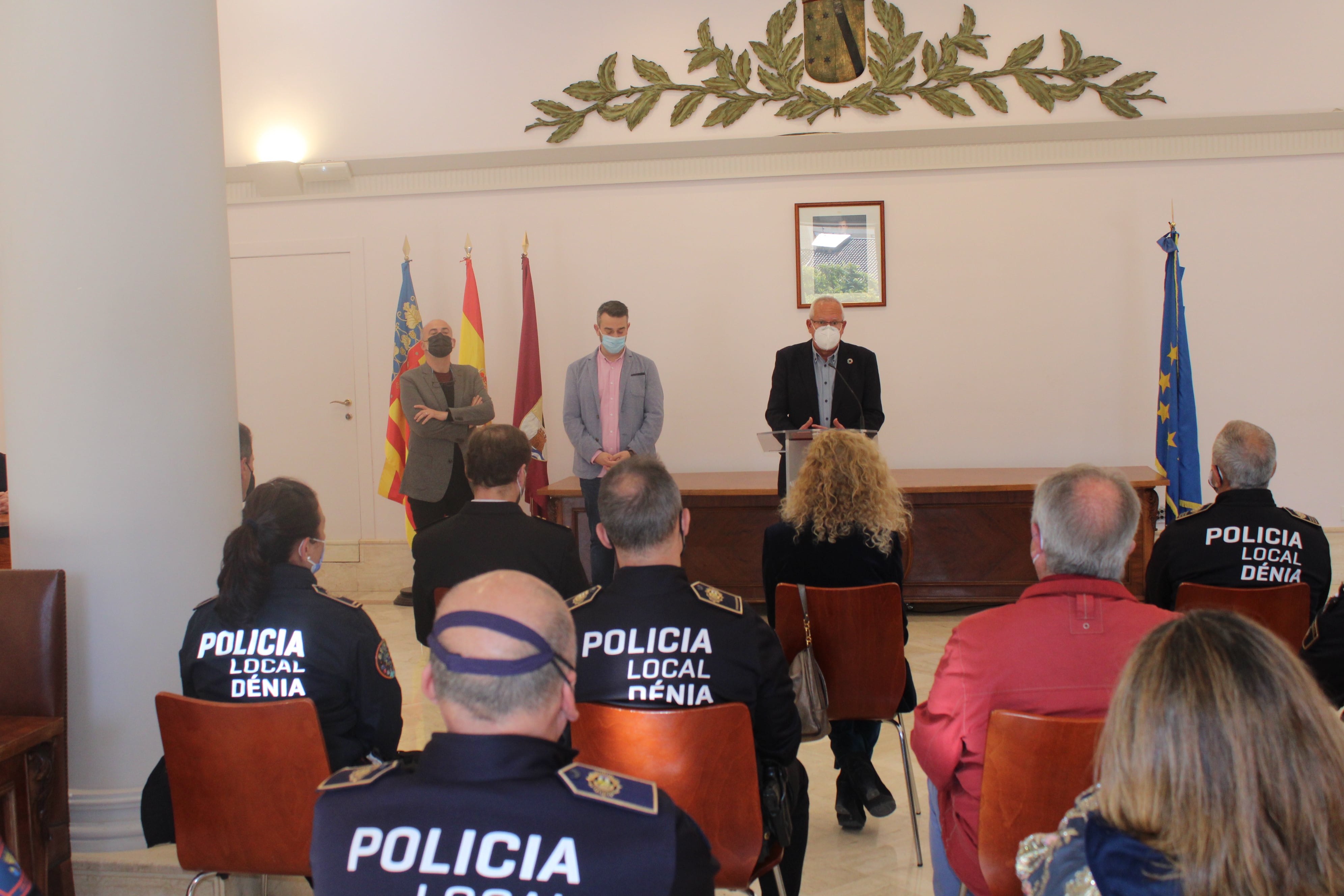 Homenaje sorpresa a Pepe Martínez Espasa, en el ayuntamiento de Dénia