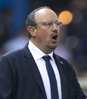 Benítez da órdenes a los suyos desde la banda del Calderón