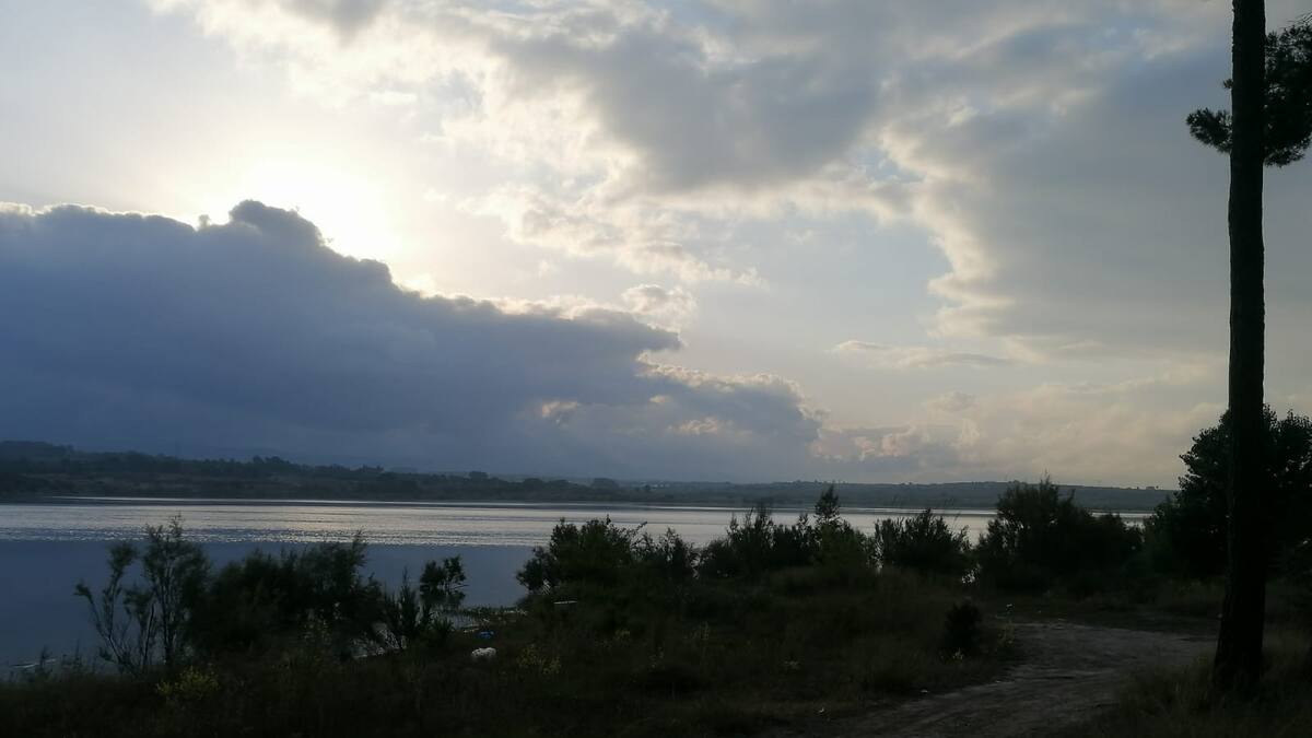 Jeannette Segarra parla sobre les obres a la línia de tren Xàtiva-Ontinyent al seu pas per Bellús