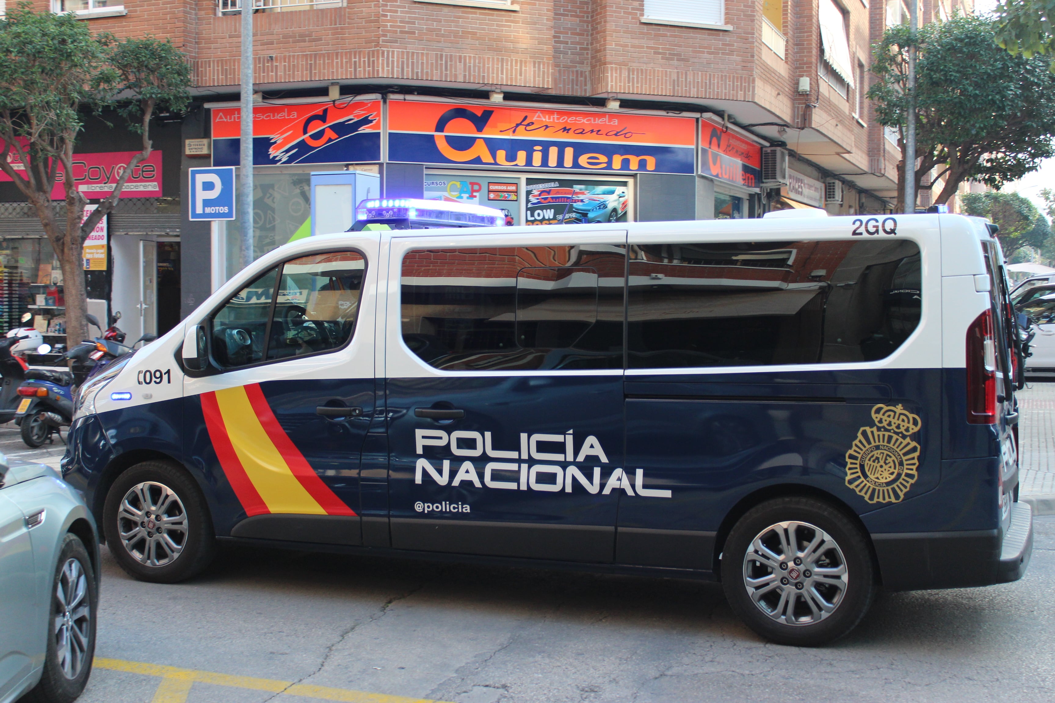 Furgón de la Policía Nacional en Gandia.