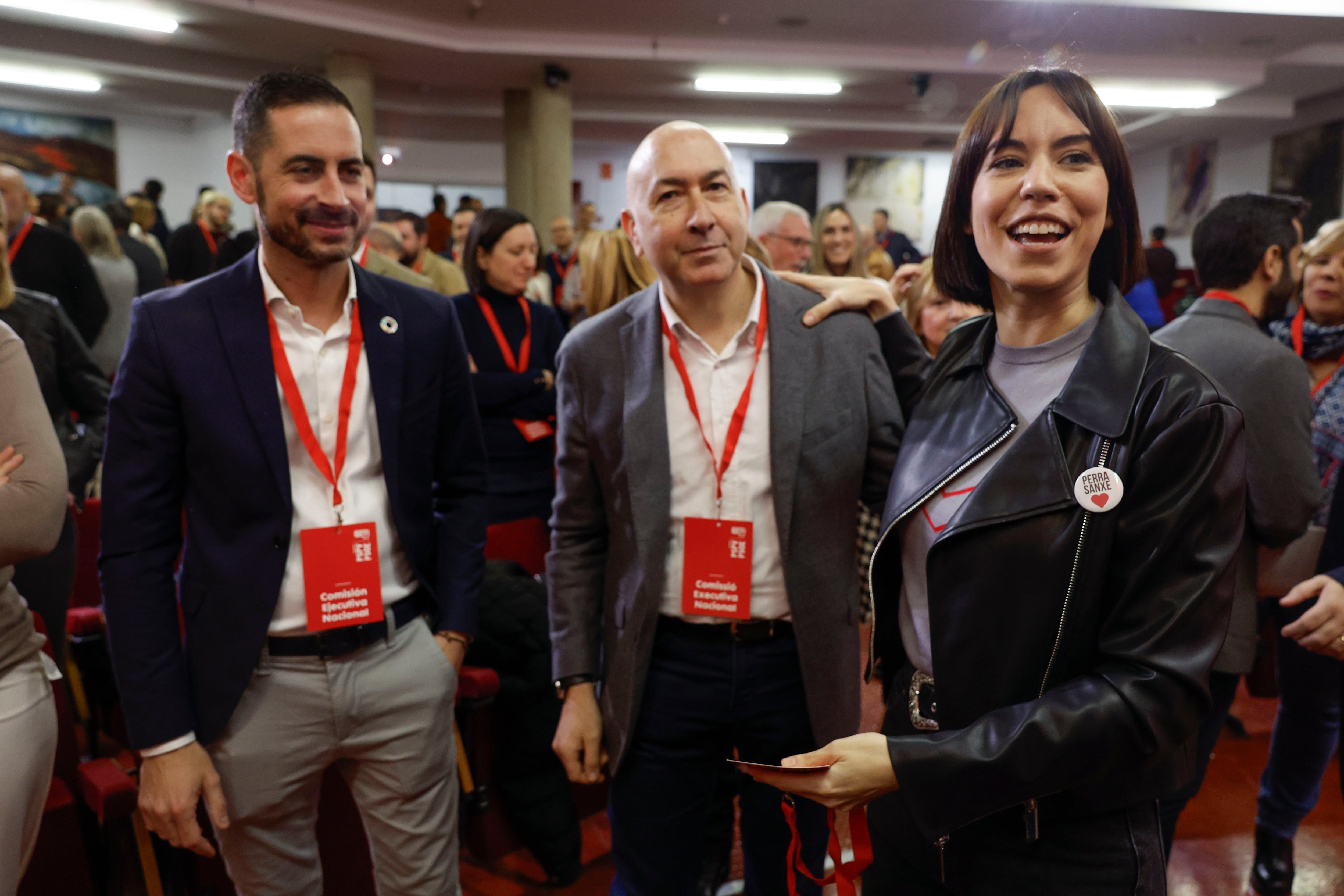 Los candidatos a suceder al secretario general del PSPV-PSOE, Ximo Puig, el secretario general del PSPV-PSOE en la provincia de Valencia, Carlos Fernández Bielsa (i), y Alejandro Soler (c), y la ministra de Ciencia e Innovación, Diana Morant, durante el Comité Nacional de los socialistas valencianos, que aprueba el calendario para las primarias, que culminarán con la elección del sustituto de Puig en la secretaría general, y la celebración del congreso extraordinario del partido.