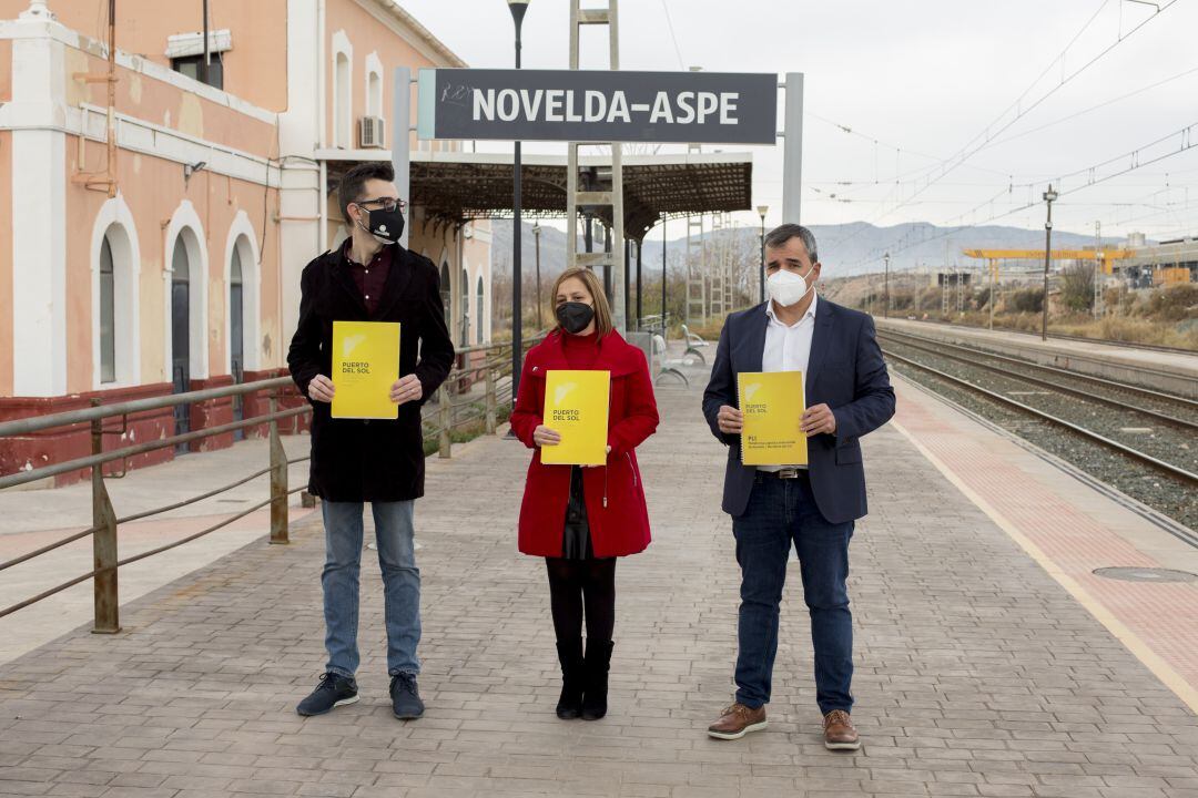 Alcalde de Novelda, Monforte y Aspe en la estación de Novelda