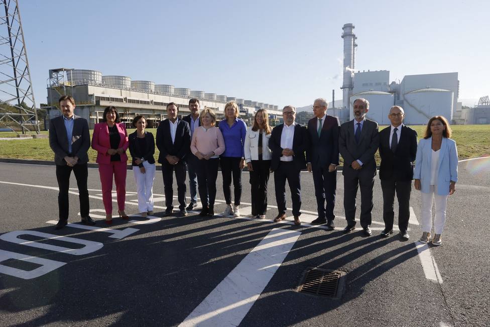 Valentín González Formoso y Francisco Conde recibieron al grupo