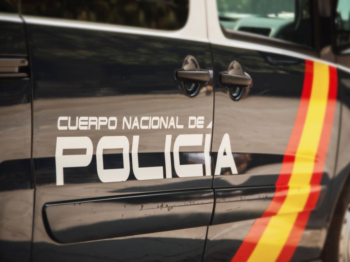 Detienen a un hombre en València que esgrimía un cuchillo jamonero en plena calle