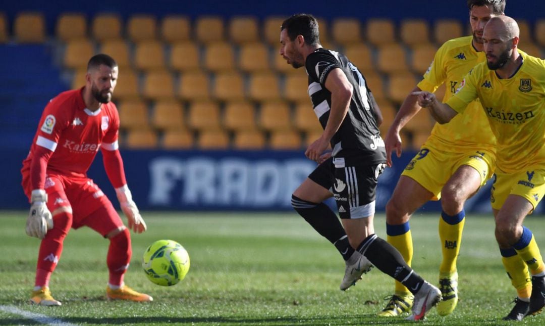 Rubén Castro no llega al balón