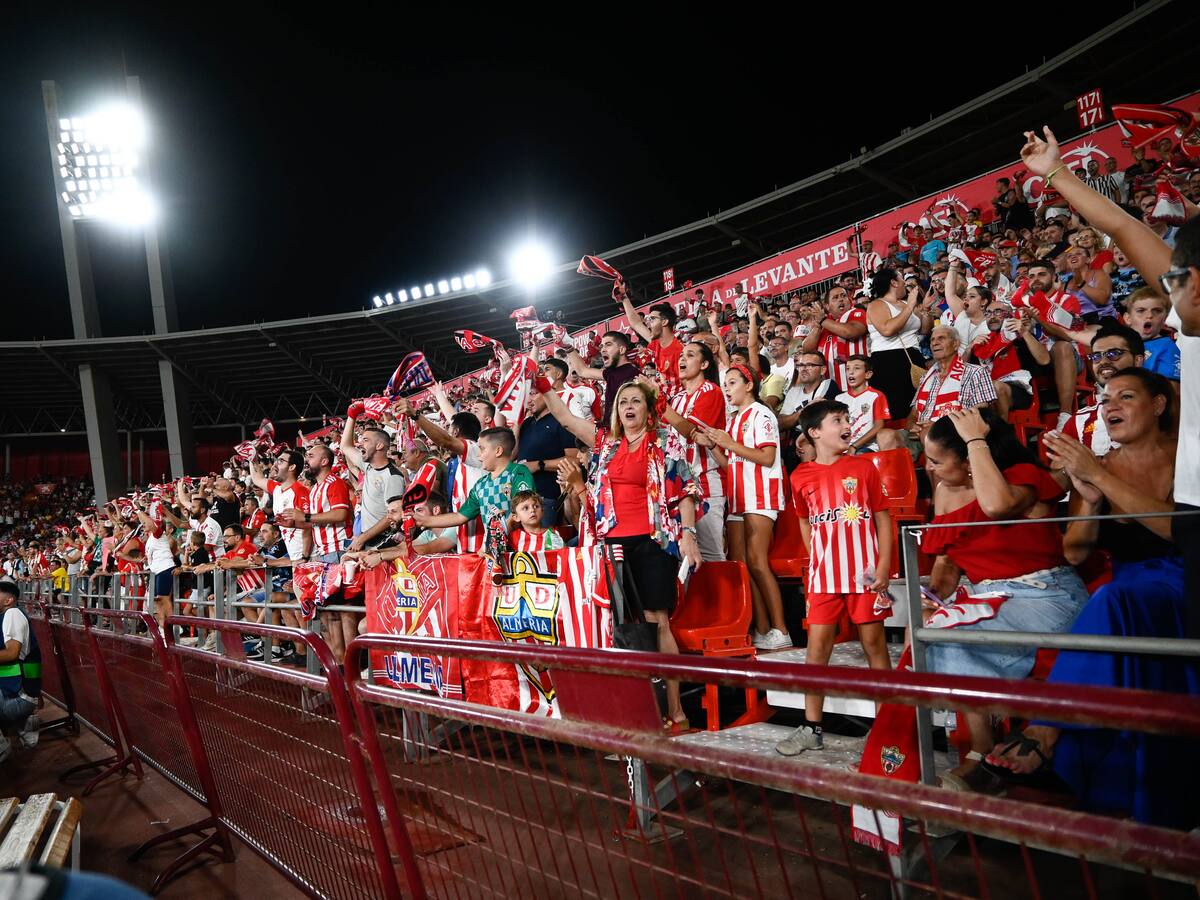 ¡Consigue entradas gratis para el Almería-Barça!