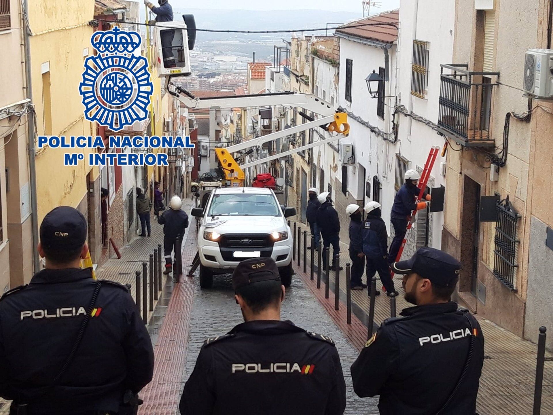 Agentes de Policía en el barrio de Antonio Díaz.