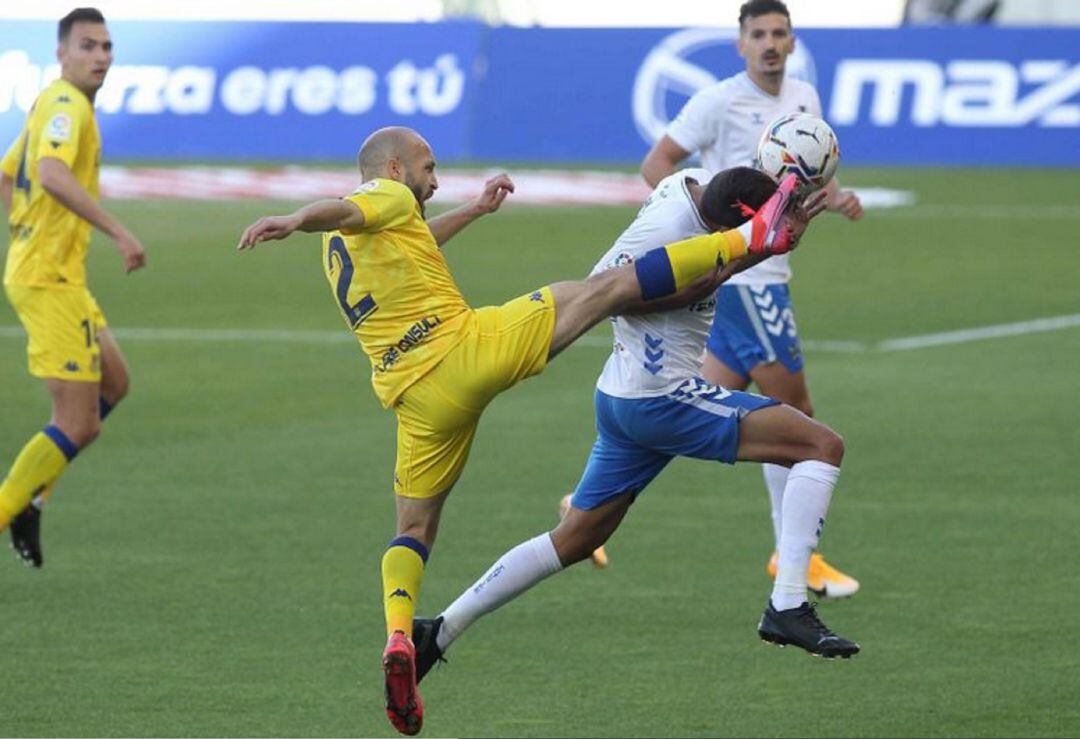 Un lance del partido disputado en el Heliodoro.