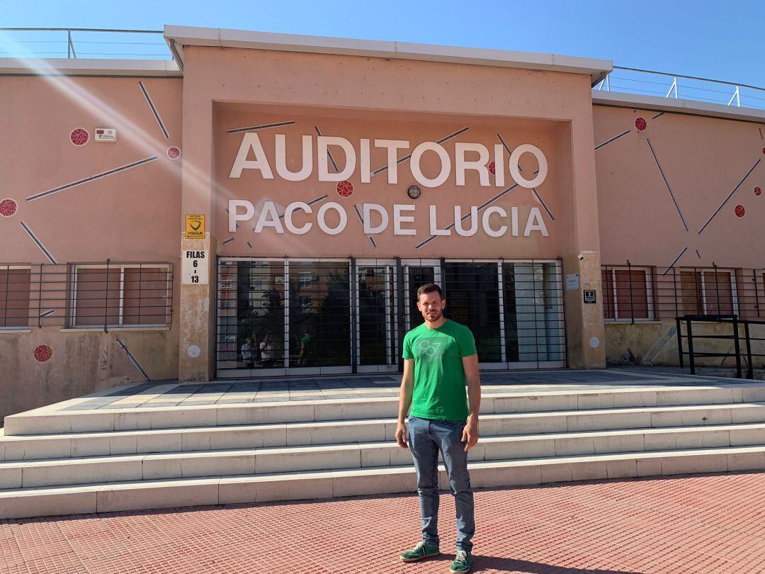 Alberto González, concejal de Juventud e Infancia, ha visitado el Auditorio Paco de Lucía. 