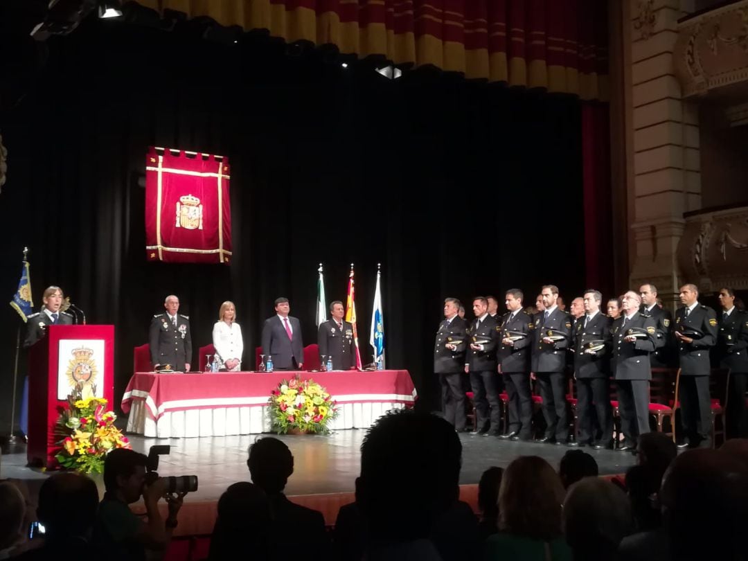 Acto central Día de los Santos Ángeles Custodios en el Gran Teatro.