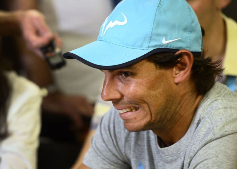 El español Rafael Nadal habla durante su presentación ante la prensa hoy, miércoles 9 de marzo de 2016, en el marco del Abierto de Tenis de Estados Unidos en Indian Wells, California (Estados Unidos)