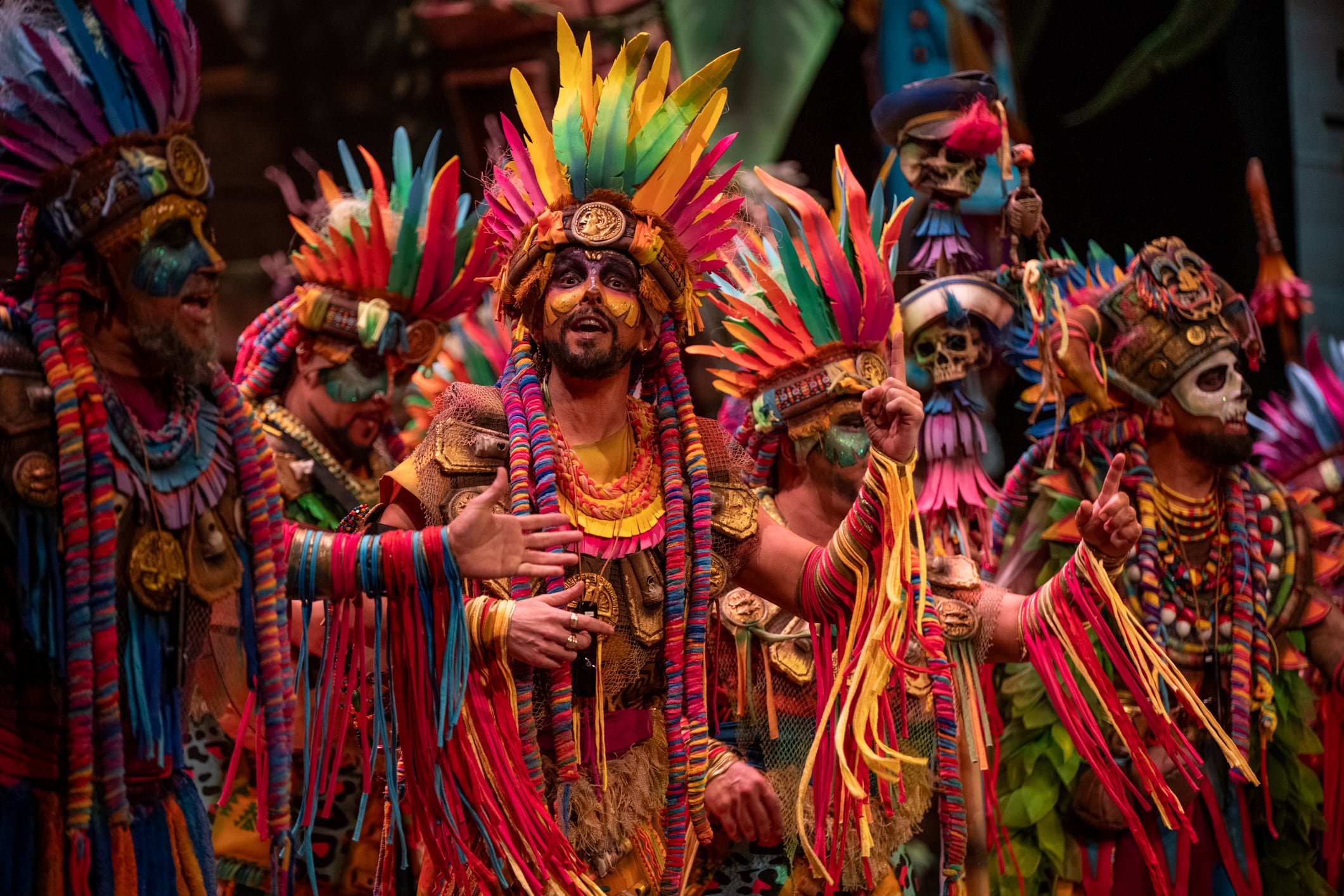 La comparsa &#039;La Tribu&#039; en el Gran Teatro Falla. Foto: Ayuntamiento de Cádiz.