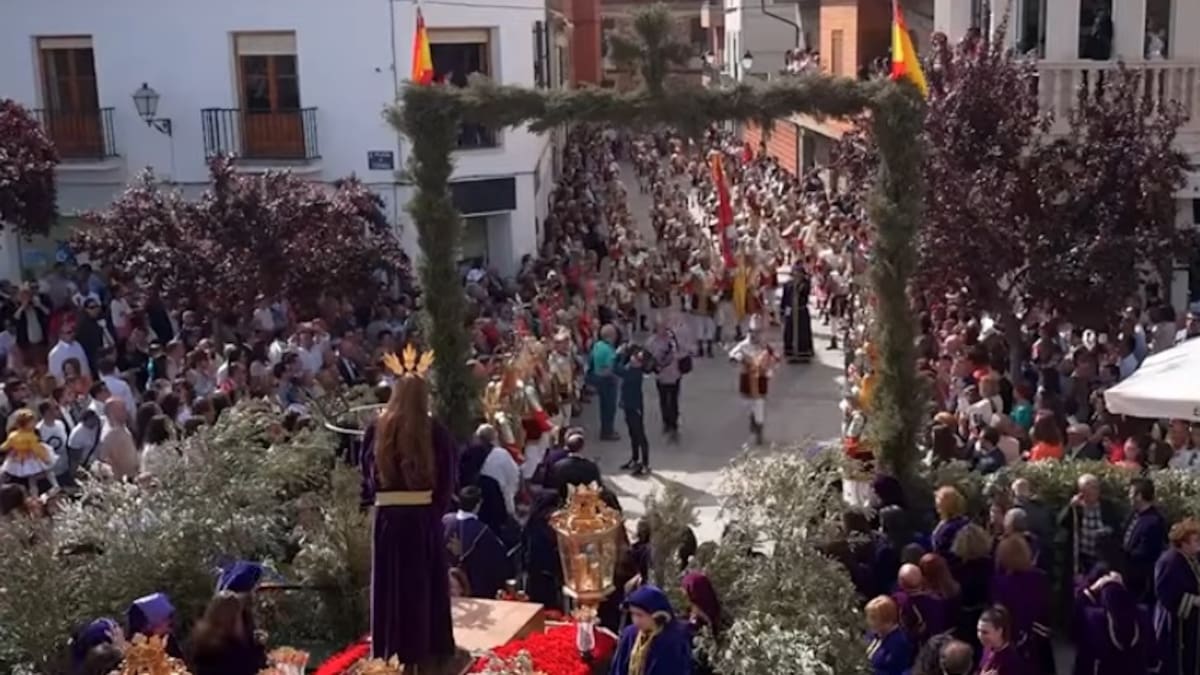 Miles de turistas, testigos del Prendimiento de Jesús en Aldea del Rey: 'El castigo al soldado romano que se le escape será crucificado ¡Prendedlo!'