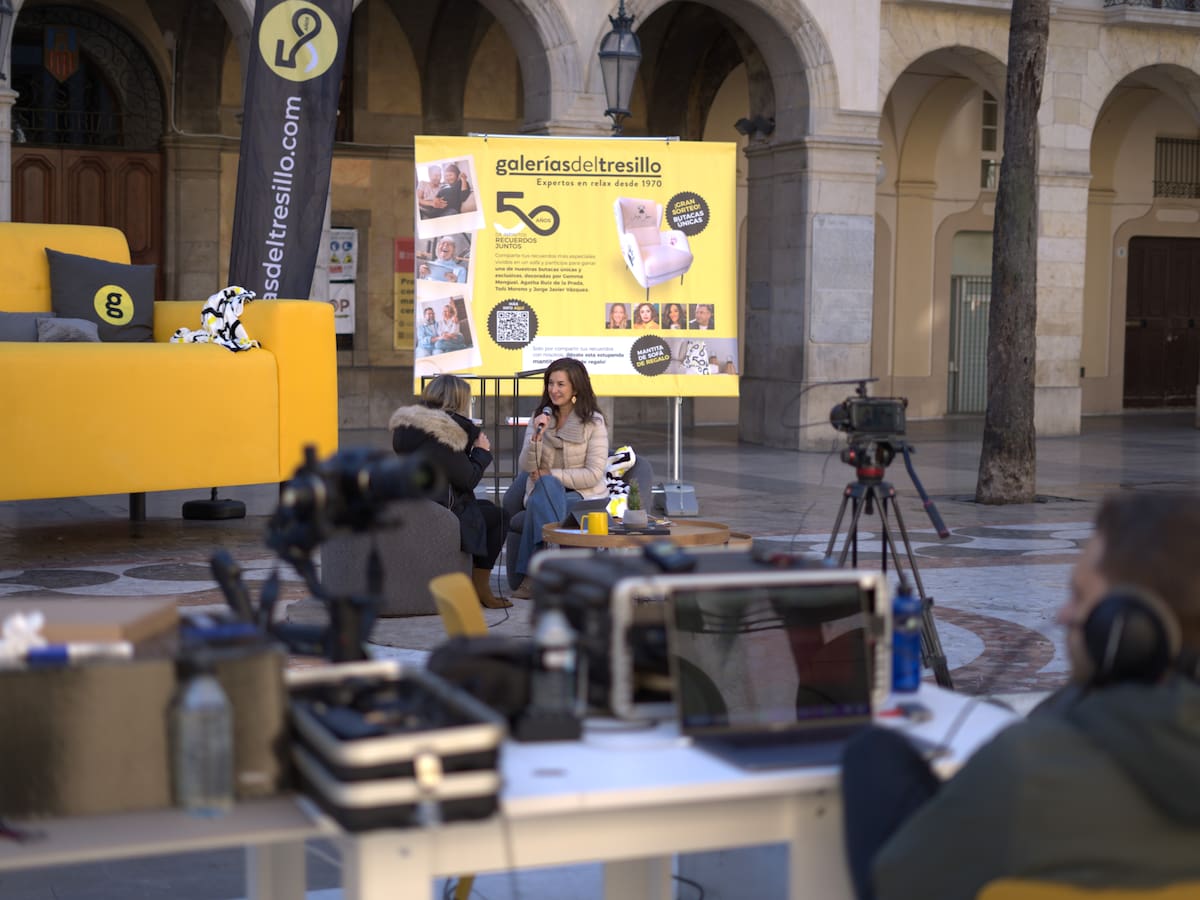 El sofá gigante de Galerías del Tresillo que llenó de recuerdos a España