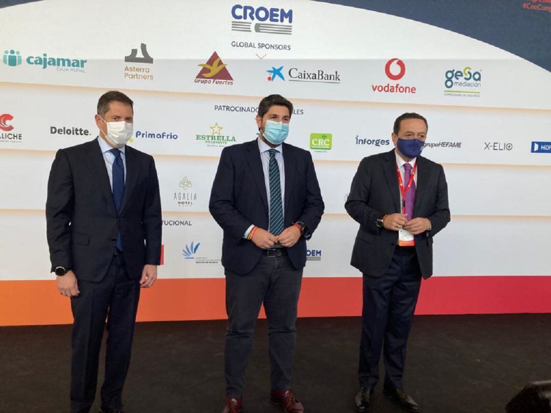 De izquierda a derecha: Cuervas, López Miras y Albarracín