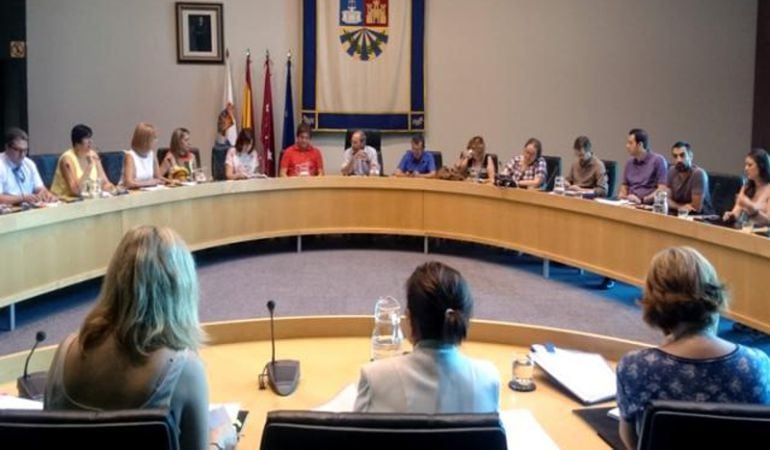 Todos la oposición en el Ayuntamiento de Fuenlabrada pide la dimisión de Teresa Fernández.