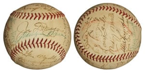 La bola de beísbol firmada por el jugador Joe DiMaggio y la actriz estadounidense Marilyn Monroe, que le dio un beso, y que ha sido subastada alcanzado un valor de casi 60.000 dólares.