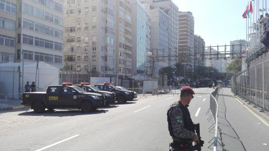 La zona de la explosión controlada por la Policía Federal.