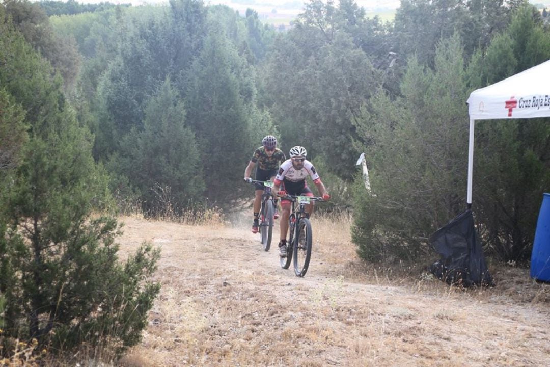 Iván Unsión con los colores del Riberbike Artepref en una de la pruebas disputadas esta temporada.