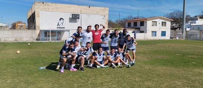Jugadores del Xerez CD tras el entrenamiento en el Pedro Garrido