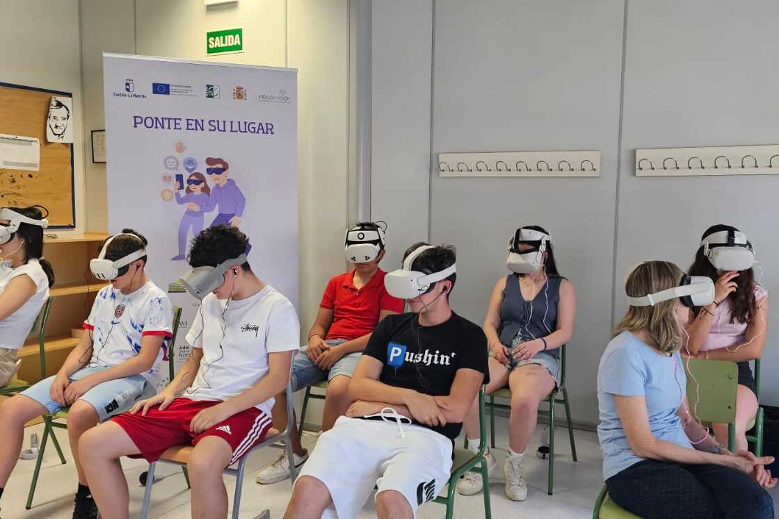 Adolescentes participan en las actividades de "Ponte en su lugar"