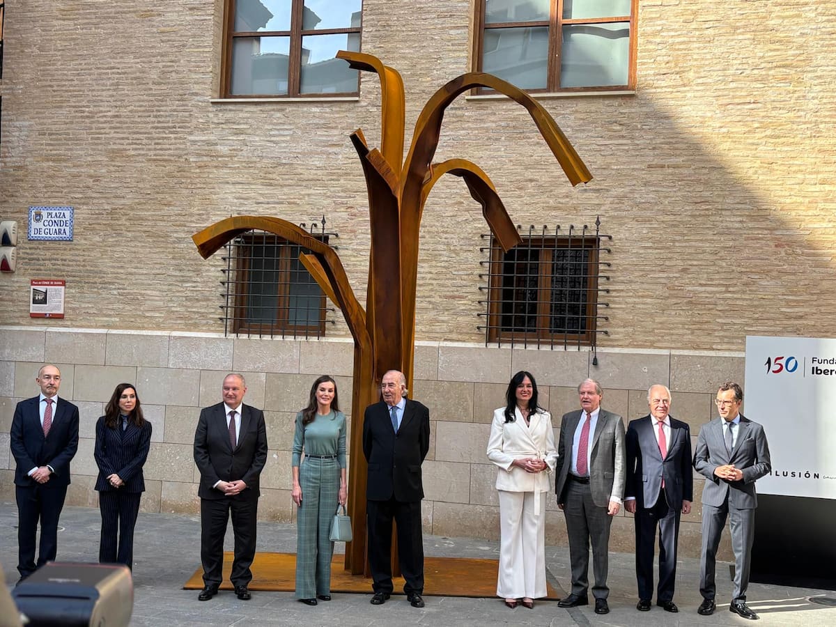 La Reina Letizia conoce el Centro de Fundación Ibercaja en Huesca en su visita al Tour del Talento
