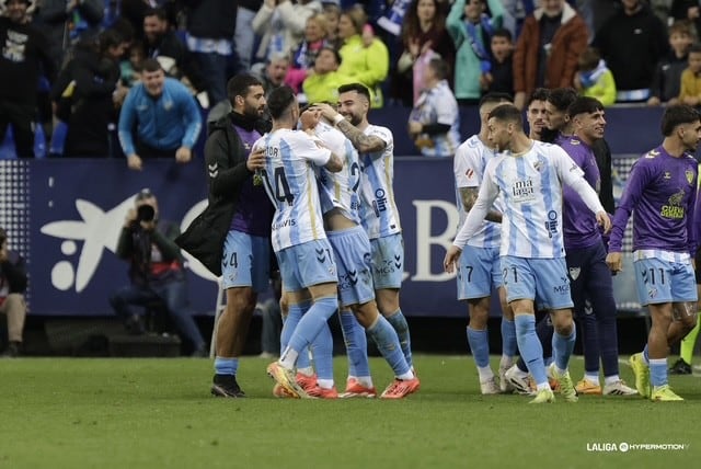 El delantero del Málaga Chupete, consiguió el gol del empate ante el Deportivo