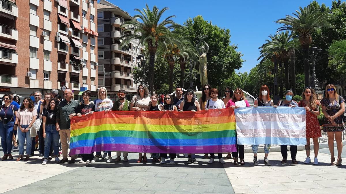 La ciudad de Linares se suma a la conmemoración del Día Internacional del Orgullo LGTBI