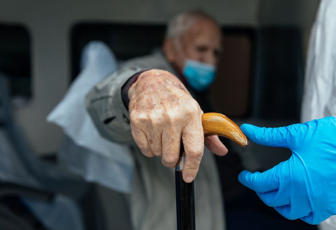 Anciano en residencia (archivo)