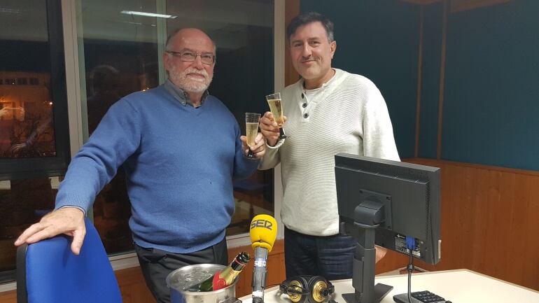 Javier Puente y Francisco Fernández Mañanes en el estudio de la Ventana bridan por la navidad