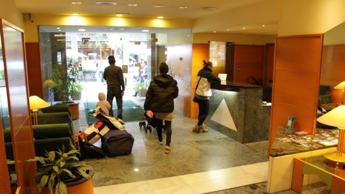 La UH celebra l'agilització dels tràmits per contractar personal de França, Espanya o Portugal