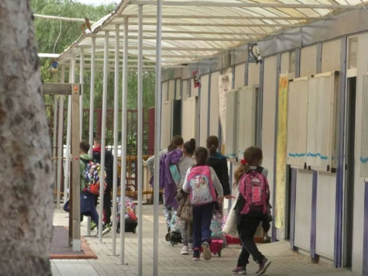 El AMPA del colegio La Paz de Torrellano expresa su malestar ante el retraso de las obras