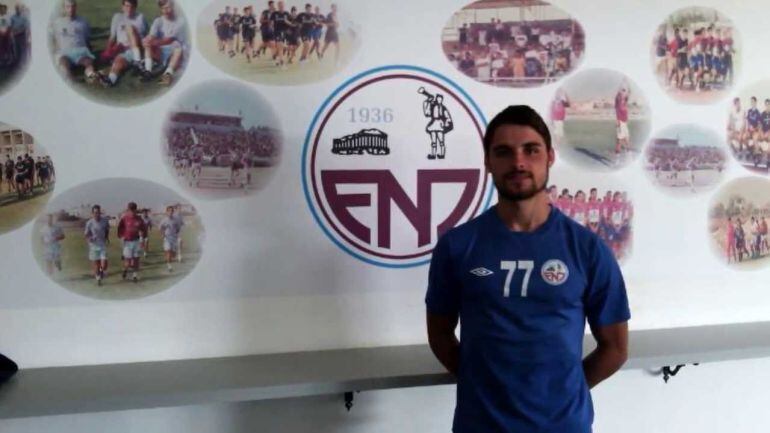 Julien Fernandes de Sousa en el Enosis Neon Paralimni de Chipre