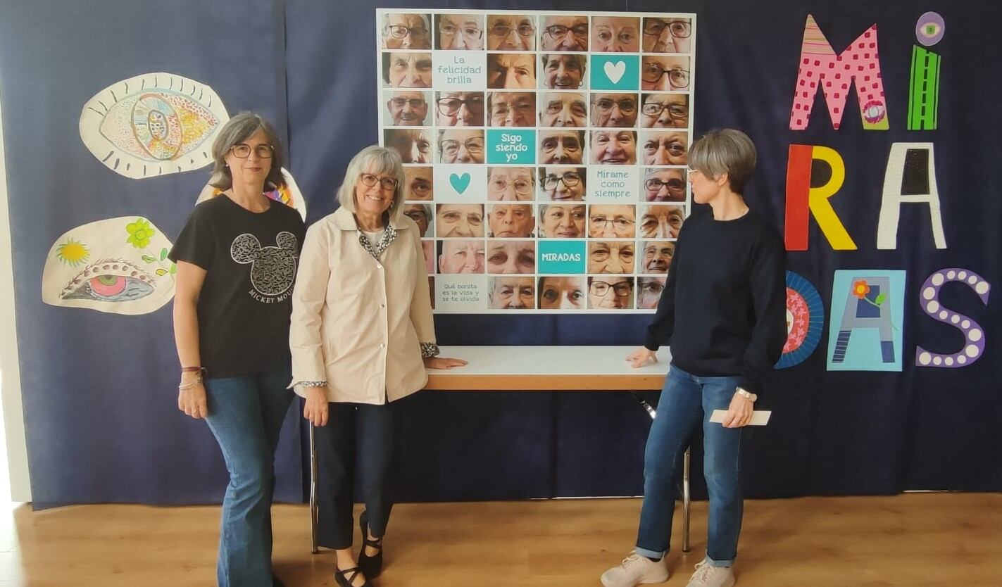 Inauguración de la exposición &quot;Miradas&quot;, de la asociación del Alzheimer de Barbastro y Somontano