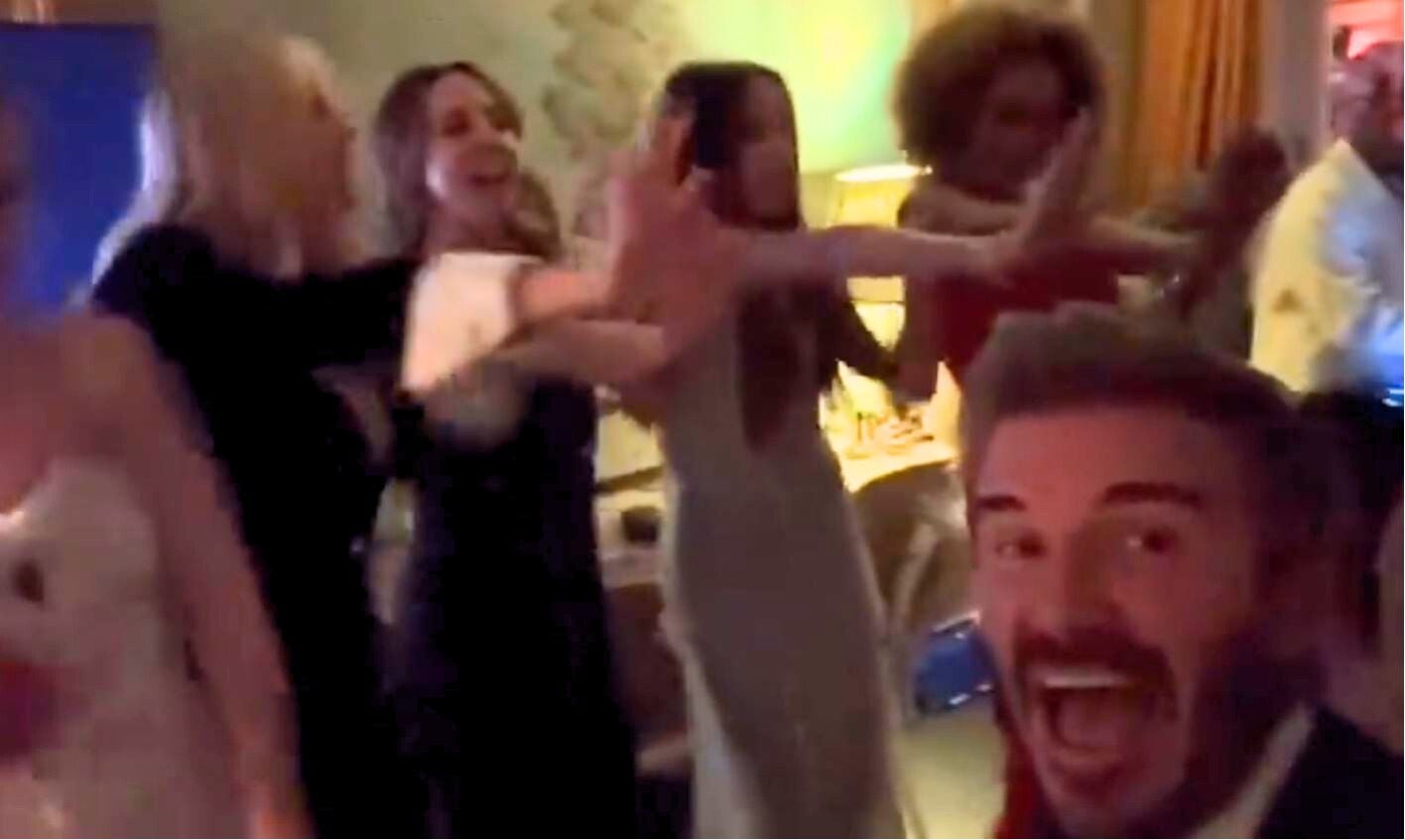 Victoria Beckham celebra su 50 cumpleaños junto a las Spice Girls.