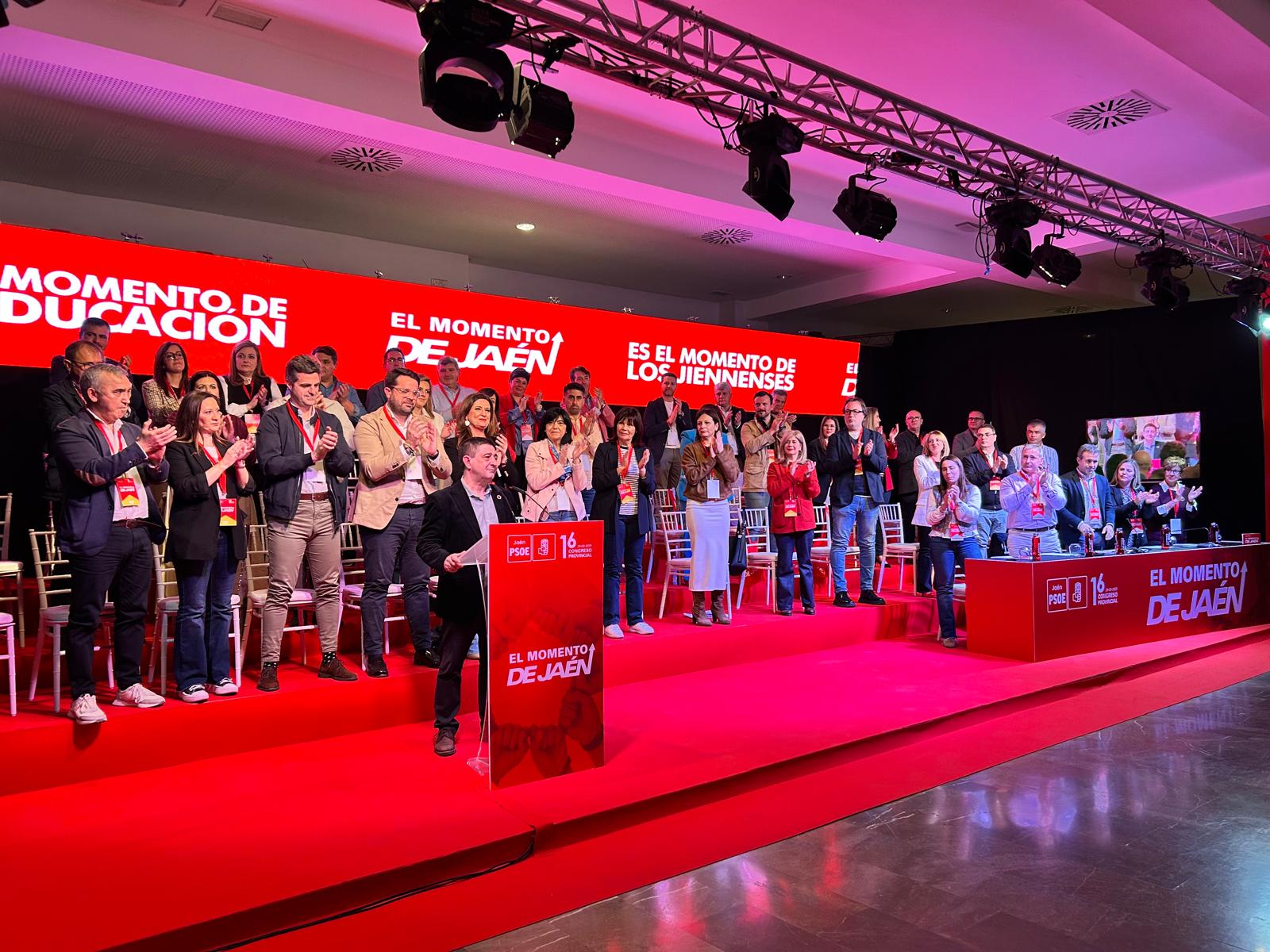El secretario general saliente, Paco Reyes, interviene en el Congreso del PSOE de Jaén.