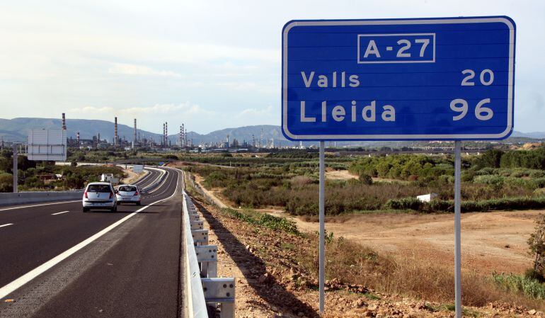 L'A-27, ara per ara, tan sols té 7 km fets i pels quals s'hi pot circular. 