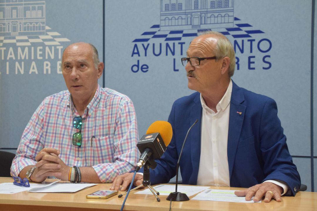 Javier Tortosa y Joaquín Robles explican la licitación aprobada en pleno