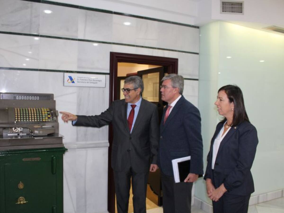 ¿Qué hacer con los ayuntamientos que tienen dinero y no pueden invertirlo?