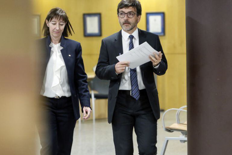 La ministra de Funció Pública, Eva Descarrega, i el ministre portaveu, Jordi Cinca. 