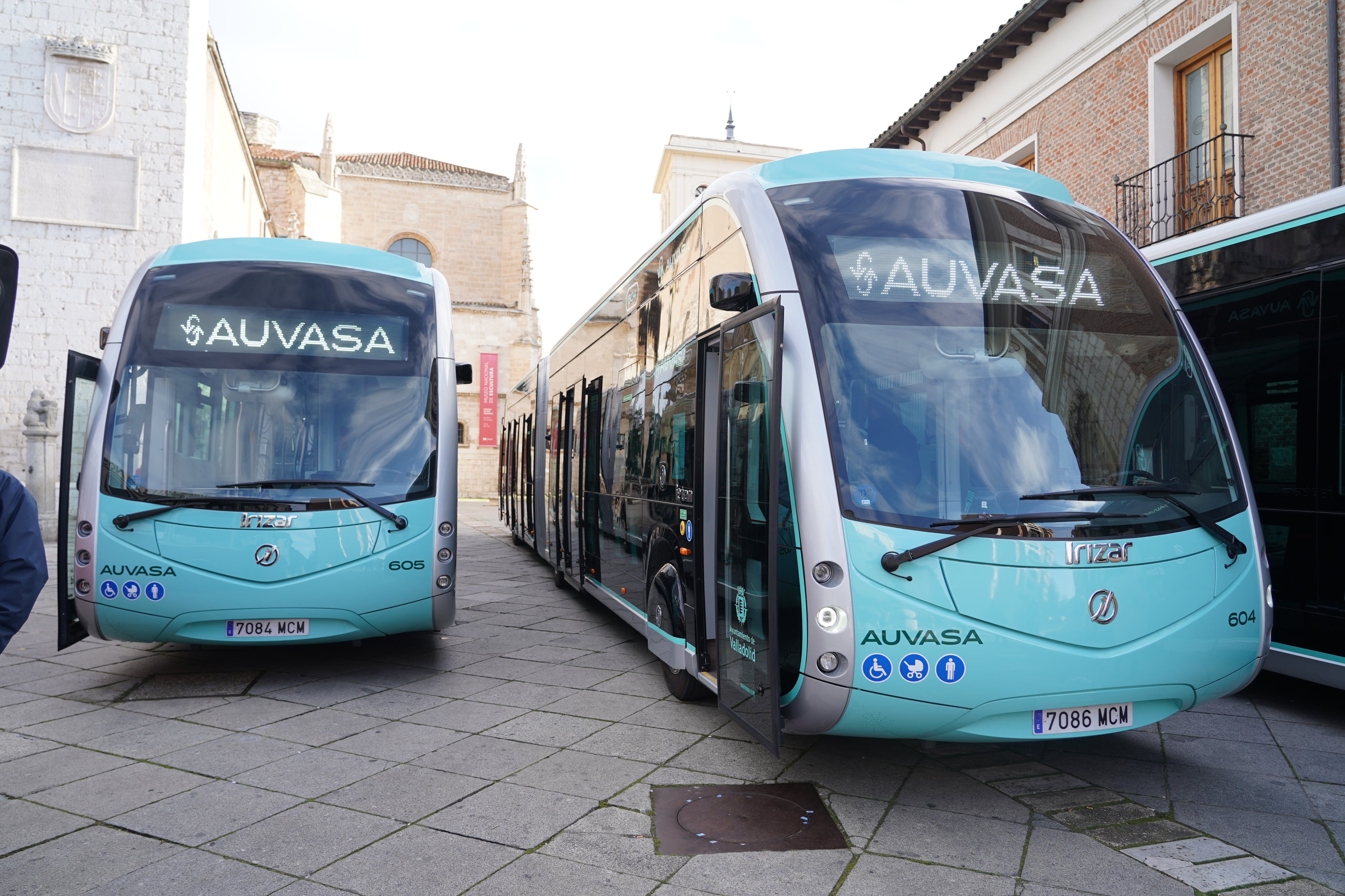 Presentación de los nuevos autobuses eléctricos de AUVASA