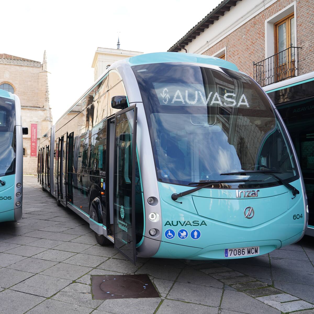 Así es la nueva 'app' de AUVASA, que unifica todos los servicios, incluido el pago