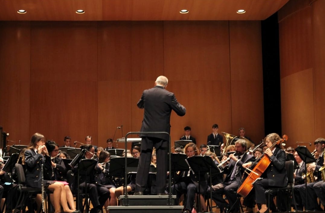 La Societat Musical Nova d&#039;Alcoi, dirigida per Joan Doménech, en un moment del concert celebrat aquest 9 d&#039;Octubre.