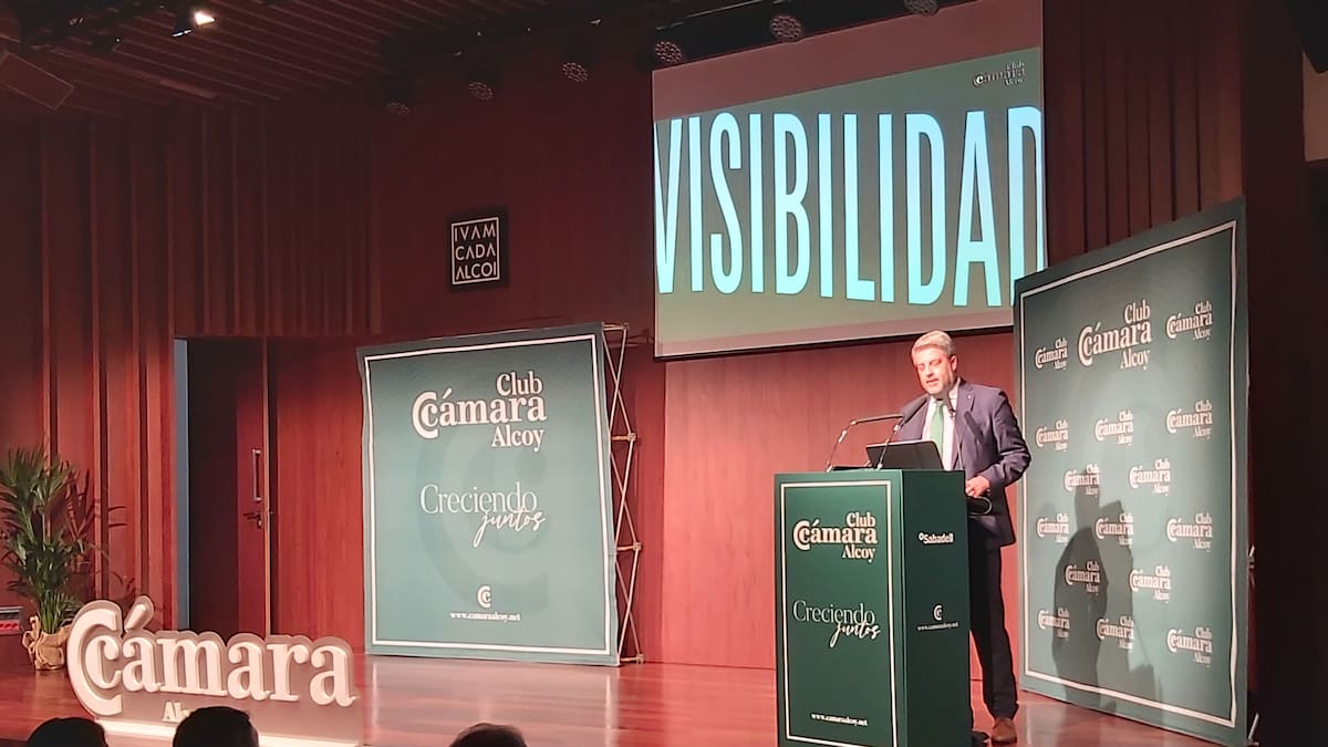 El Club Cámara Alcoy se presenta ante más de un centenar de asistentes