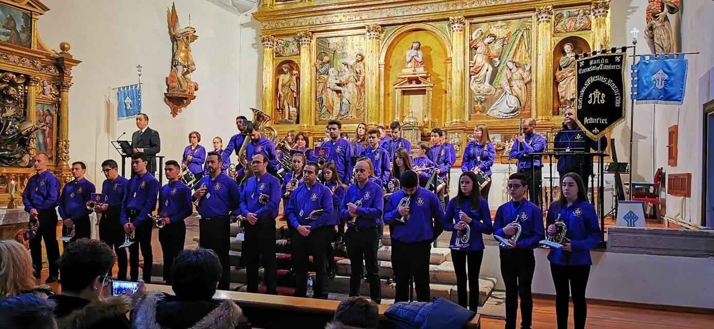 Los miembros de la banda de cornetas y tambores de la Cofradía Nuestro Padre Jesús Nazareno de Peñafiel