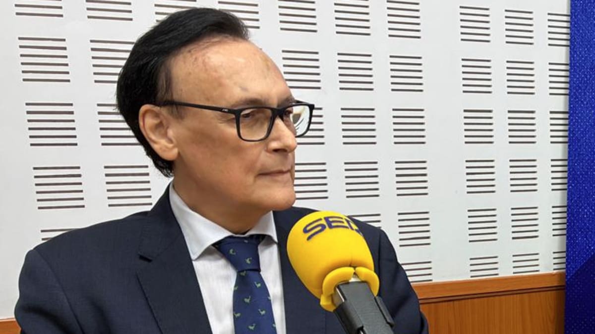 El consejero José Carlos Gómez Villamandos explica la nueva Ley de Universidad de Andalucía