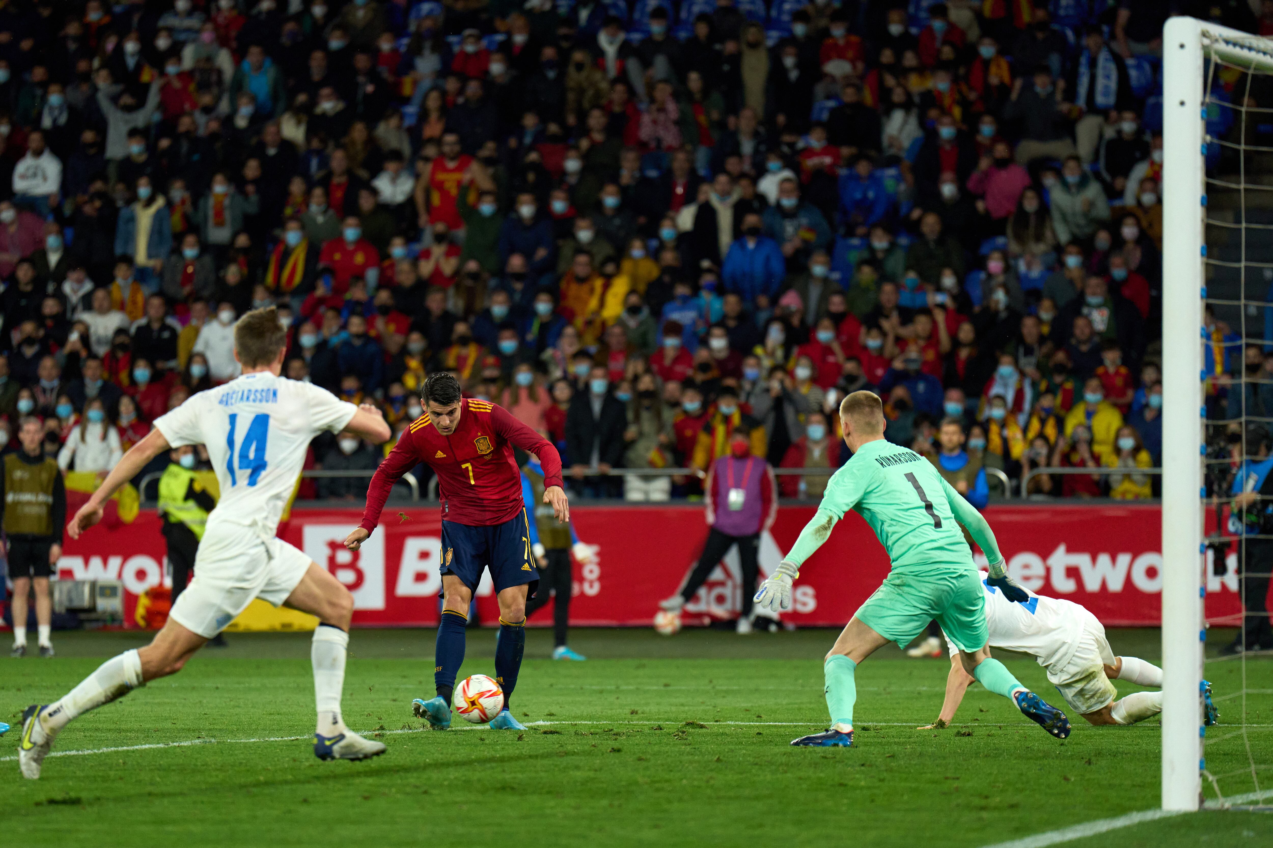 Morata anota el primer gol de España ante Islandia