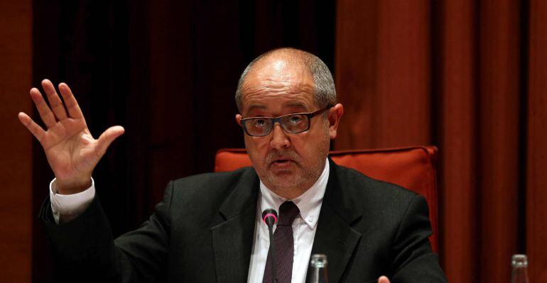 GRA245. BARCELONA, 07/04/2015.- El conseller de Empresa, Felip Puig, durante su intervención hoy ante la comisión de investigación de fraude fiscal del Parlament de Cataluña. EFE/Toni Albir