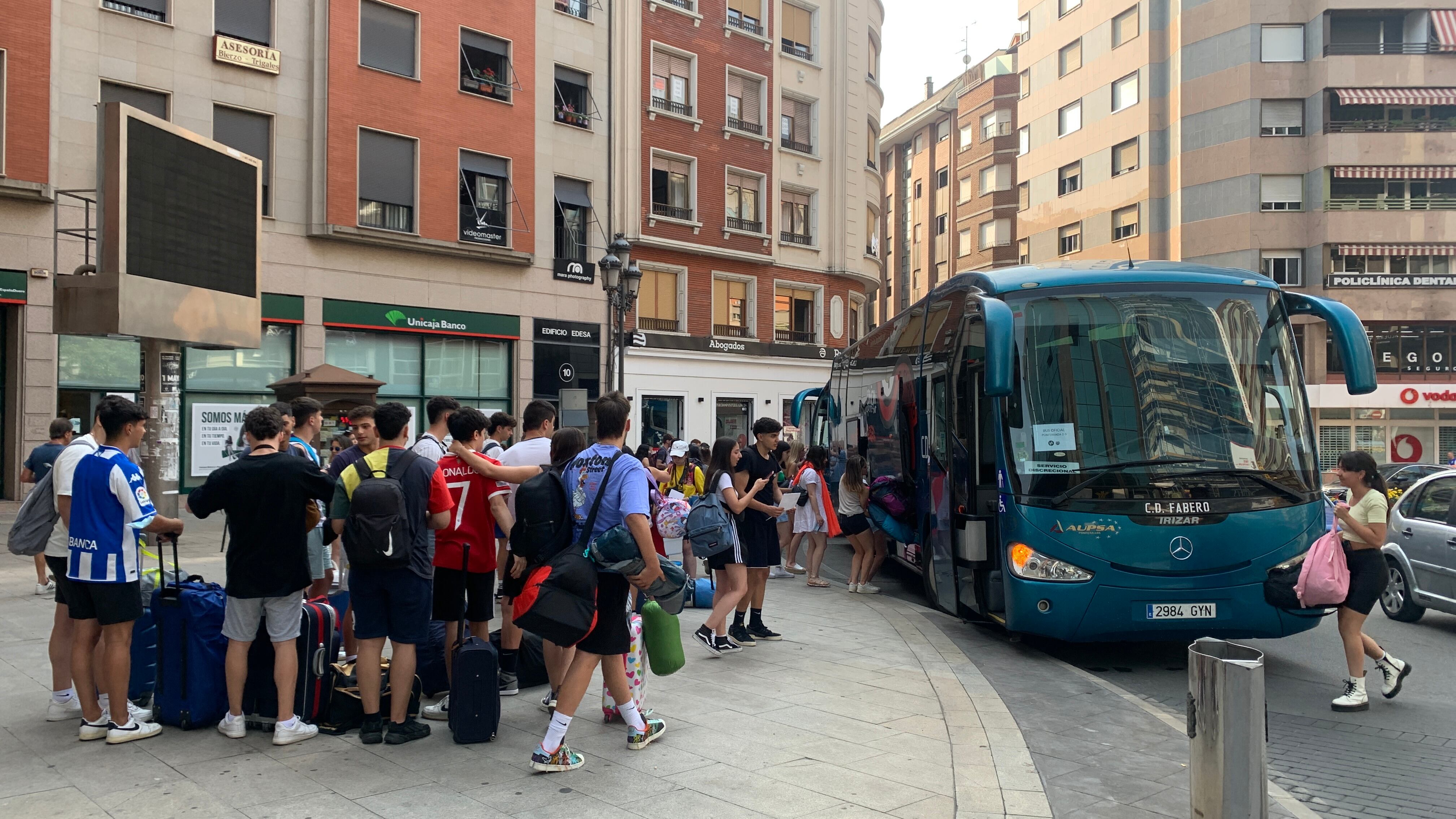 Jóvenes bercianos de camino a Asturias